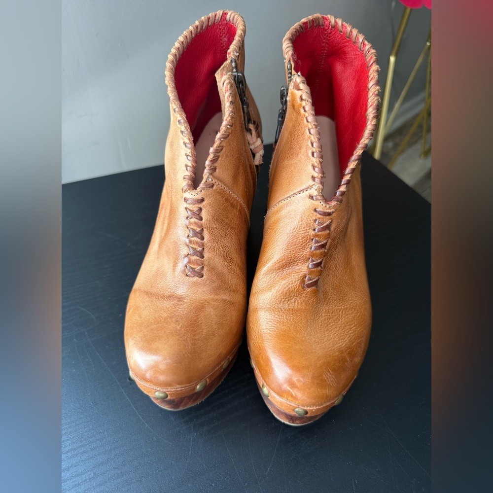 BED|STU Brown Marina Leather Wedge Boot with Red Lining